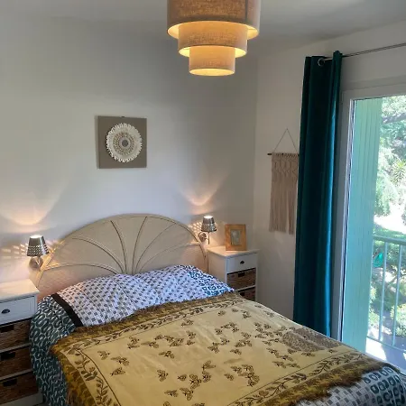 Apartment Port T3 Dans Calme Parking Prive *